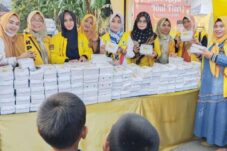 Amaliah Ramadan, DPD II Partai Golkar Bulukumba Bagi-bagi Takjil