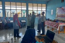 Anggota Kodim 1411/ Melakukan Pembinaan dan Pelatihan Kebangsaan di SMA Negeri 7 Bulukumba