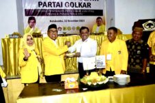 Wakil Ketua DPP Partai Golkar Nurdin Halid Menbuka Acara Pendidikan Politik di Kantor DPD II Golkar Bulukumba