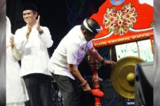 Pukul Gong di Perbatasan, Gubernur Zainal Buka Paras Fest 2026: Budaya Jadi Benteng Identitas Nunukan!